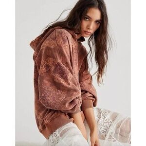 FREE PEOPLE PRINTED IT’S A VIBE HOODIE | LARGE